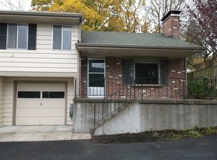 2061 SW Camelot Ct, Portland, OR 97225