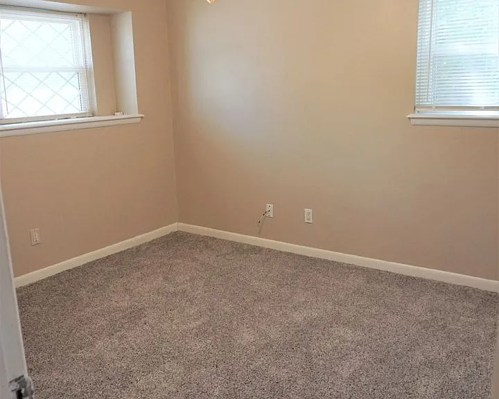 1813 Hardy Dr — Photo 22