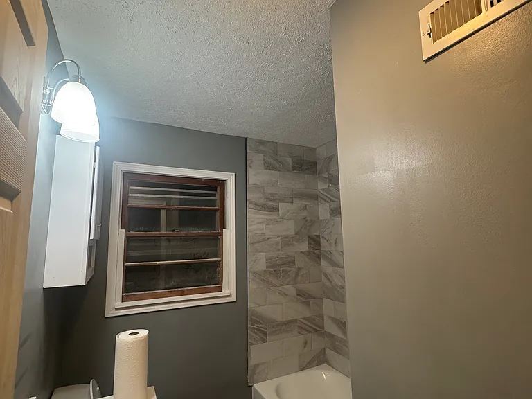 1385 Crescent Dr — Photo 9