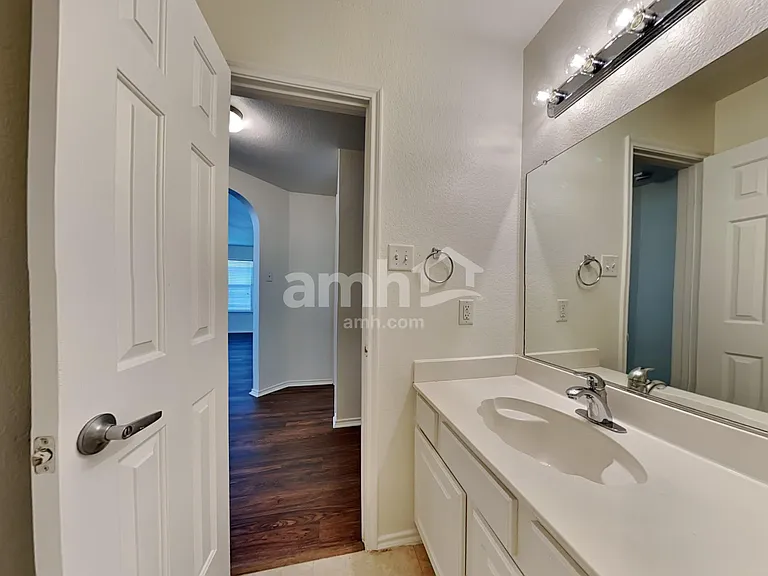 6732 Friendsway Dr — Photo 13