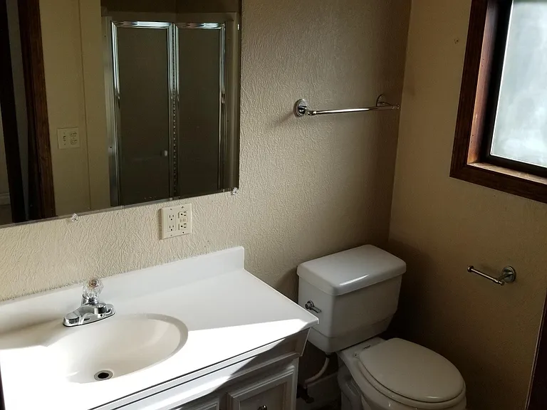 966 NW Cypress Ave — Photo 16
