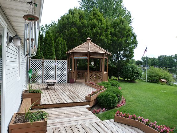 Deck facing lake (west) 