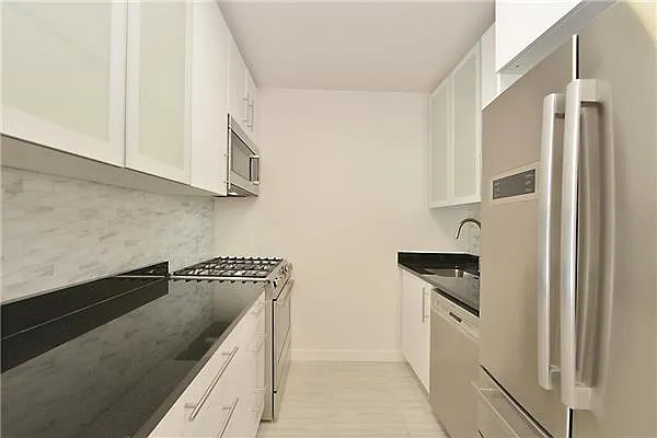 Sold by A & I Broadway | media 15