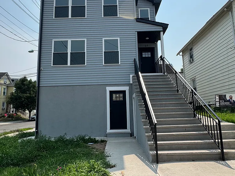 37 Linden St — Photo 1