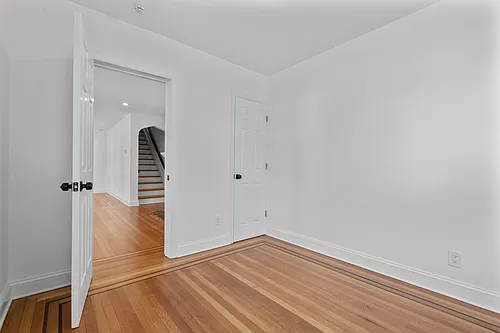 53 Park Ave Photo 1
