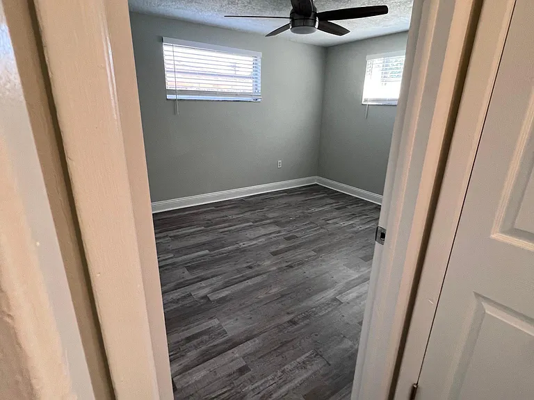 Newell Dr — Photo 9