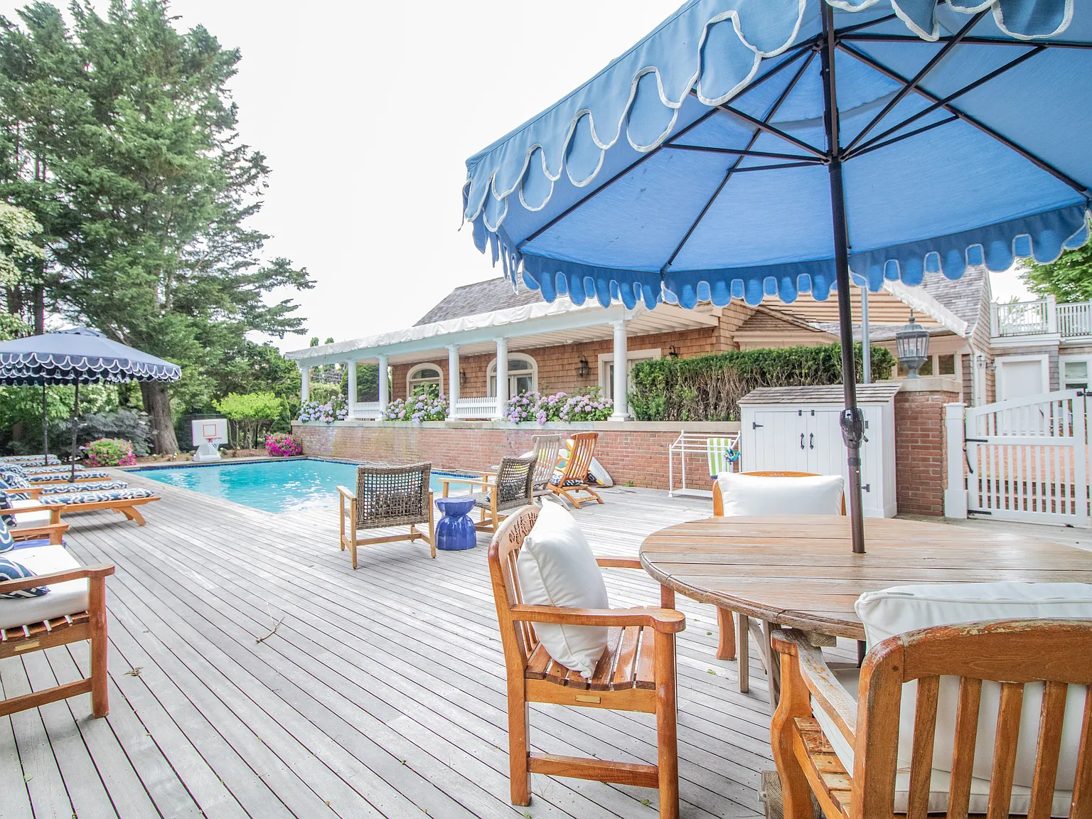 Beautiful Southampton Village Retreat Pool + Tennis — Photo 3
