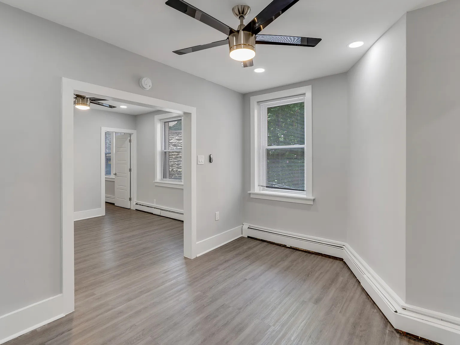 2 bed, 1000 sqft, $1,495 — Photo 3