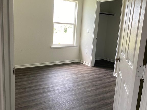 3rd image of 3102 Avenue L