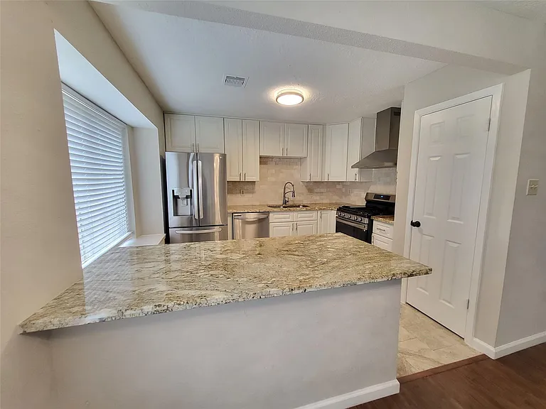 2711 S Brompton Dr — Photo 5