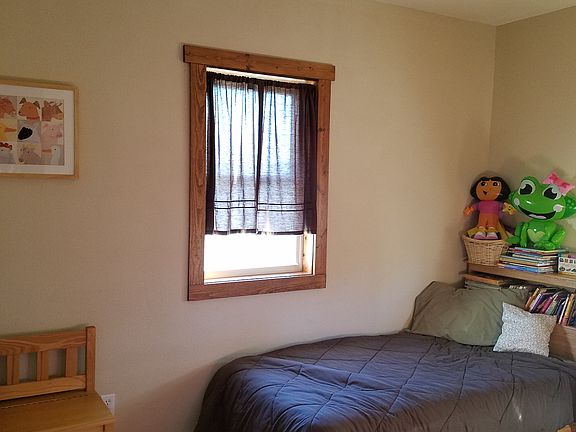 Main floor bedroom with closet