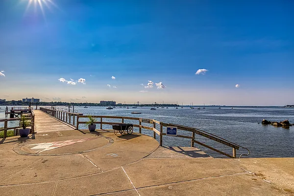 Sold by Century 21 American Homes | media 32