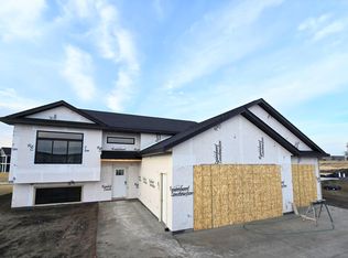 512 Kestrel Ln, Brookings, SD 57006