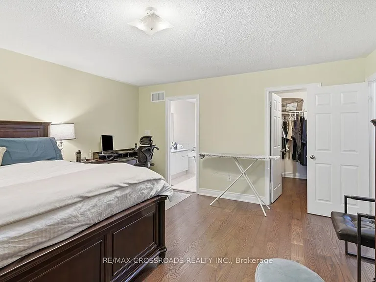 8 Culver Ln — Photo 23