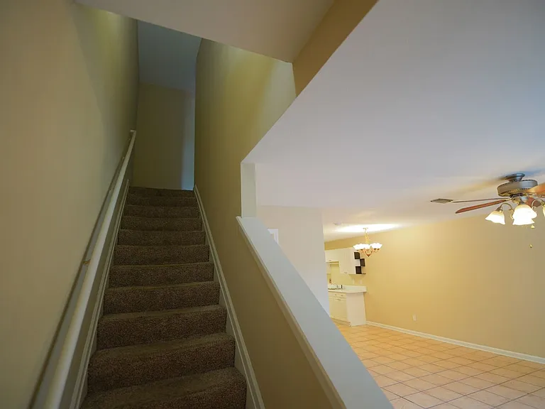 847 W Georgia St — Photo 14