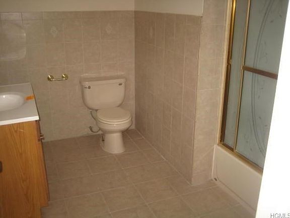 5th image of 126 Mountain Ave
