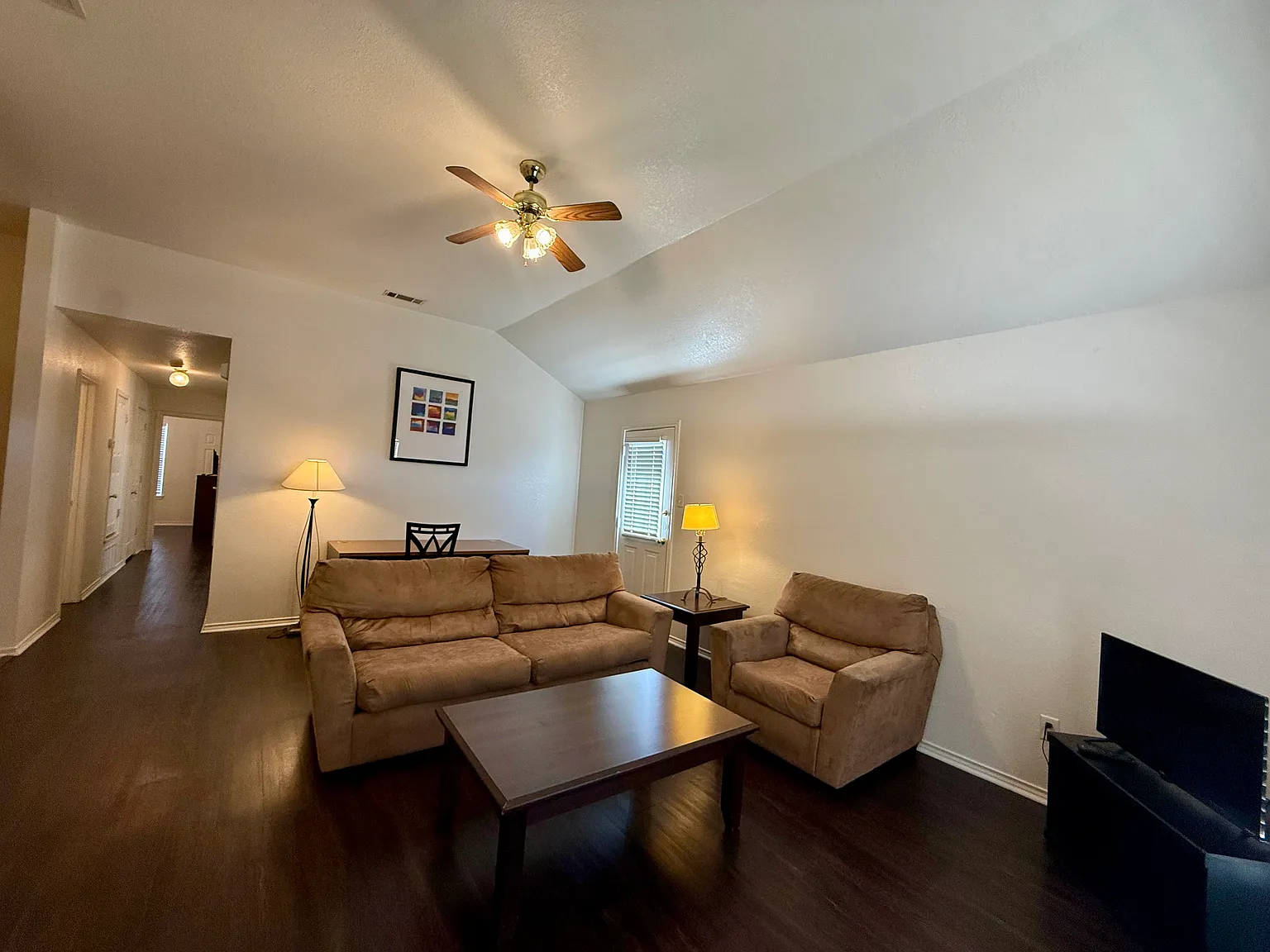3 bed, 1500 sqft, $2,200 — Photo 4