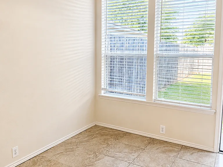 10633 Traymore Dr — Photo 6