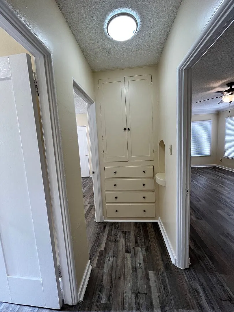 Large Downstairs One Bedroom One Bath! — Photo 1