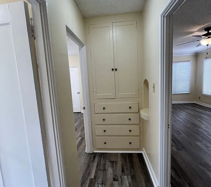 Large Downstairs One Bedroom One Bath!