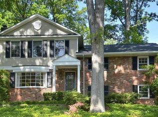 1529 Hardwood Ln, Mc Lean, VA 22101