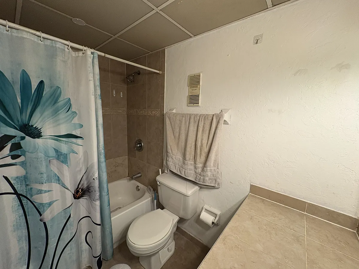 Building Photo - 9440 W Flagler St #304