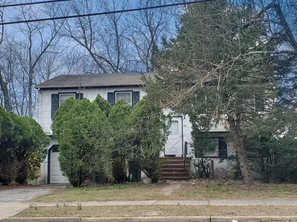 624 Vine Avenue, Lakewood, NJ 08701