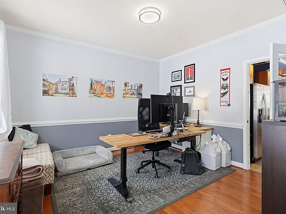 4th image of 325 Phillips St