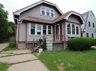 2909 N 55th St, Milwaukee, WI 53210
