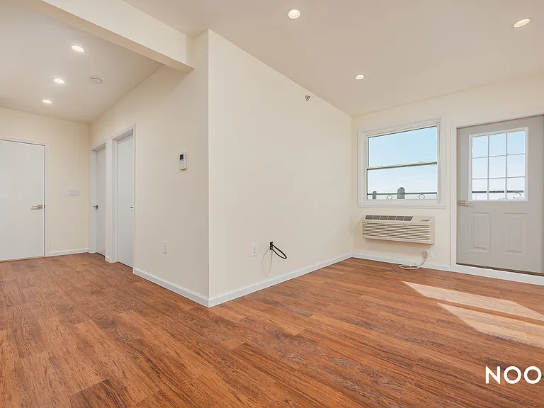 2203 Clarendon Rd #2A — Photo 3
