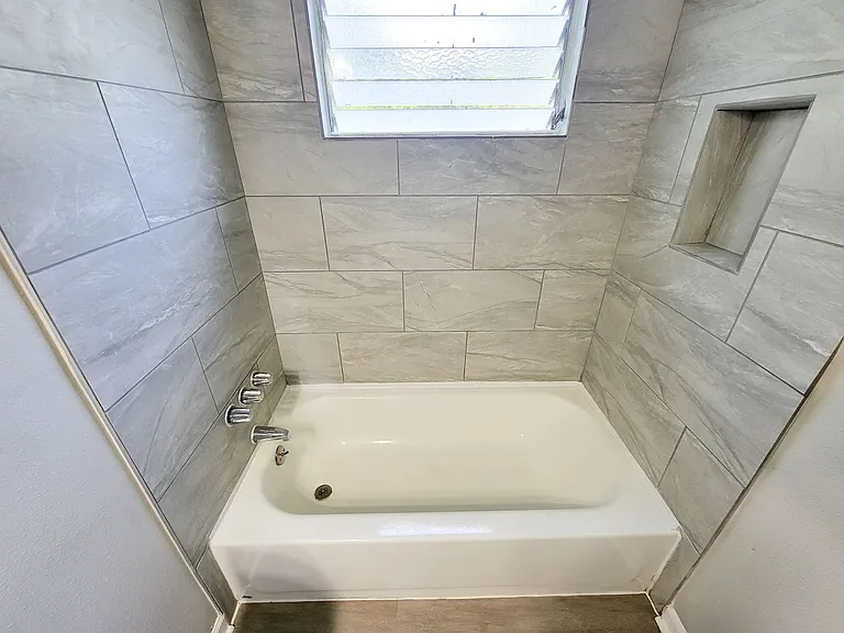4909 Holloway Dr — Photo 17