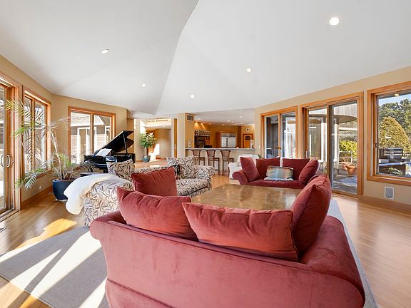 4th image of 25 Ring Neck Rd