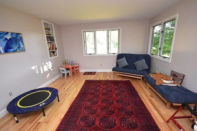 105 N Valley Rd — Photo 11