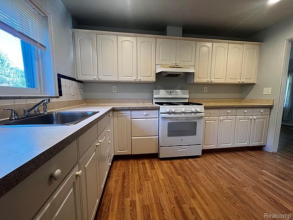 2nd image of 3431 Crooks Rd