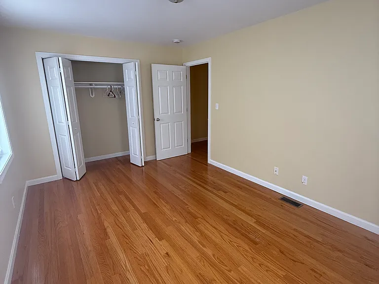 32 Chestnut St #1 — Photo 6