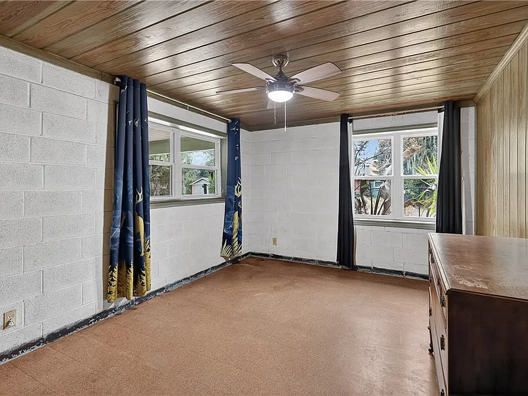 1601 Walnut Ave — Photo 4