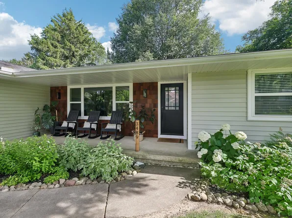 3489 Dell Dr, Madison, WI 53718