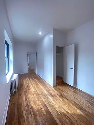 Rented by CITY SKYLINE REALTY INC | media 4