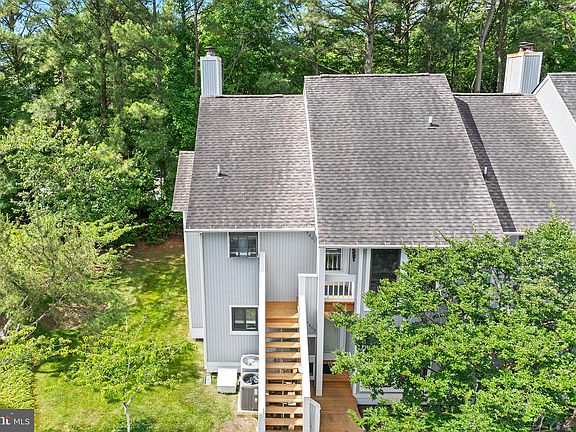 2nd image of 39268 Evergreen Way #9801