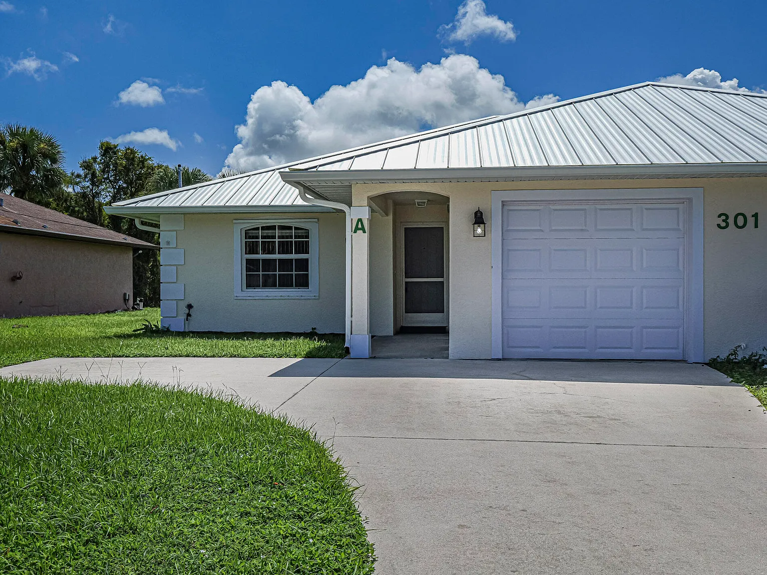 2 bed, 2.0 bath, 2218 sqft, $1,950 — Photo 3