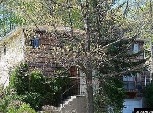 3 Ruth Ct, Great Neck, NY 11023