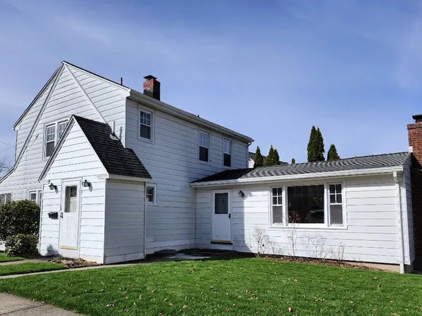 36 Bayard Ave, North Haven, CT 06473