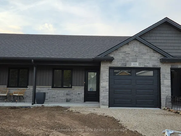 202 Elgin St, Minto, ON N0G 2V0