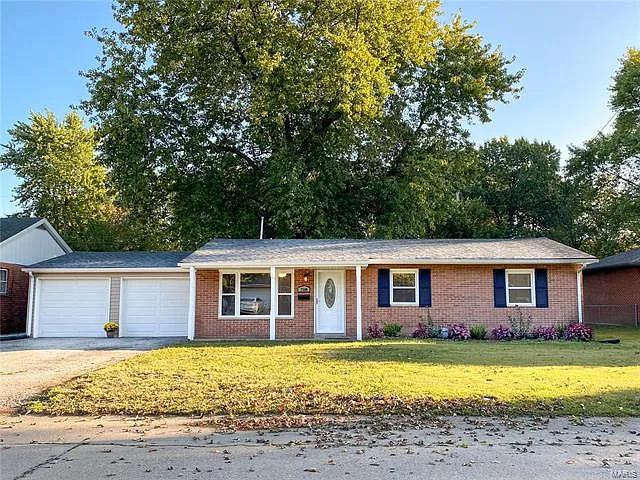 2508 Angela Dr photo 1
