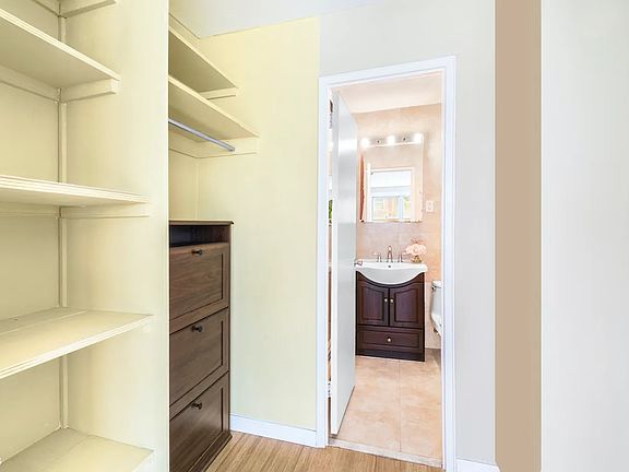 5th image of 251 E 32nd St #4G