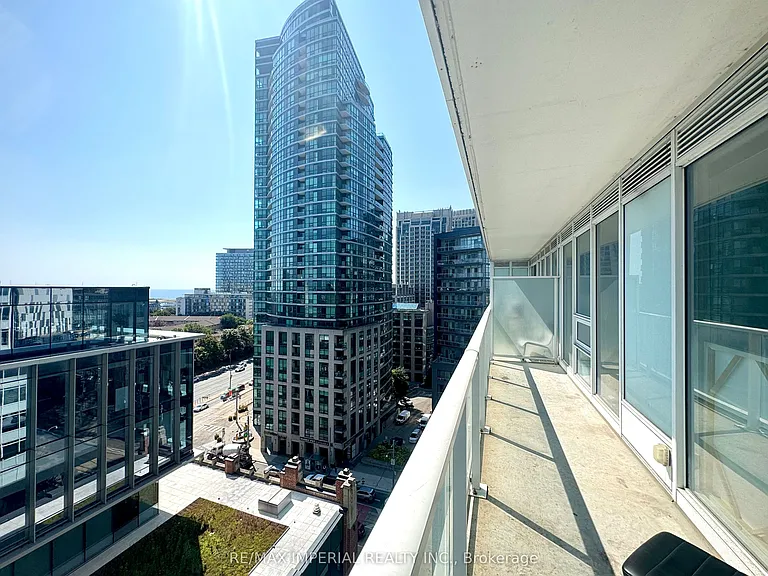 19 Bathurst St #1211 — Photo 11