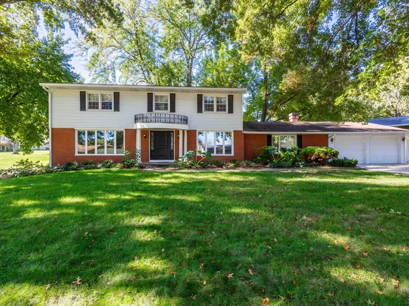 5079 Coachman Rd, Bettendorf, IA 52722