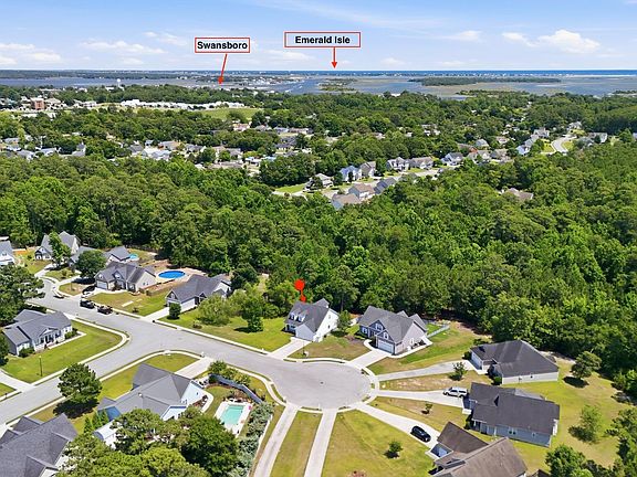 4th image of 306 Oak Ridge Court