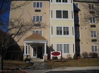 102 Village Cir, Stroudsburg, PA 18360