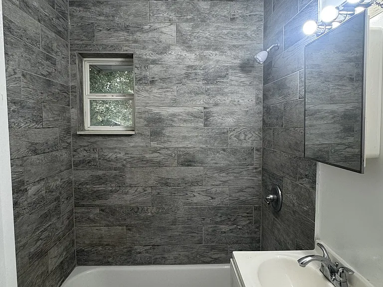 1044 Maynard St — Photo 5